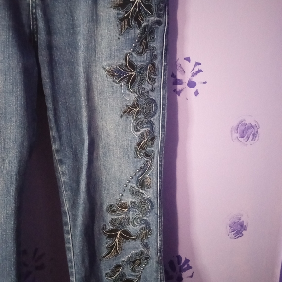 Ethyl Jean Crop Pants - Picture 5 of 7